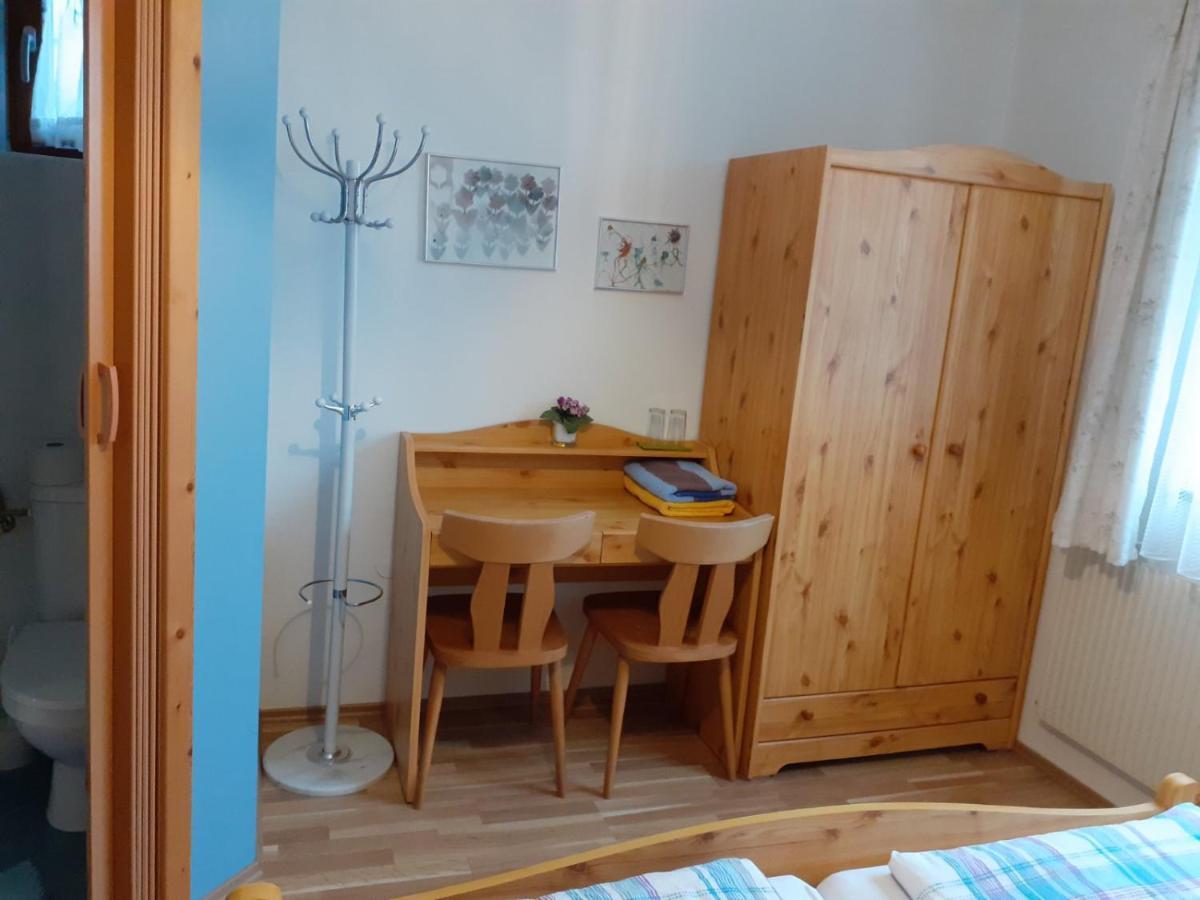 Obstbau Und Gaestezimmer Stani Kitzeck im Sausal Eksteriør billede